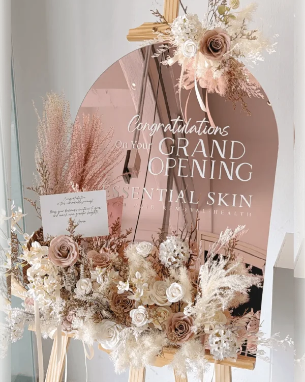 Shiny Mirror Flowers Stand