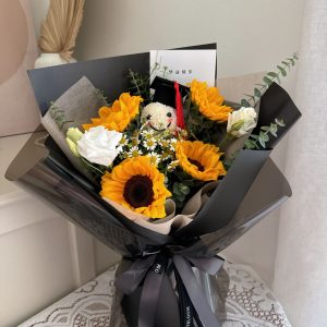 Gloria Sunflower with Ping Pong Graduate