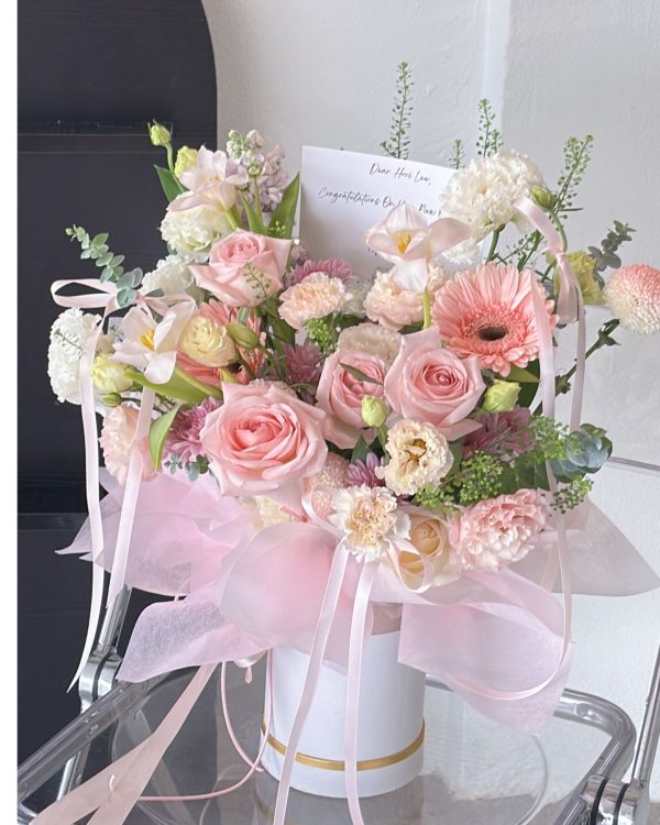 Marilyn Pink Mixed Flowers Box