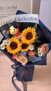 Navy Smile Bouquet 💙